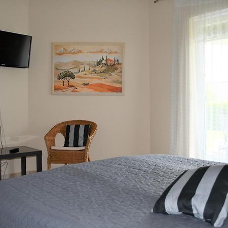 Ferienwohnung Bellerbergblick Ettringen  エクステリア 写真