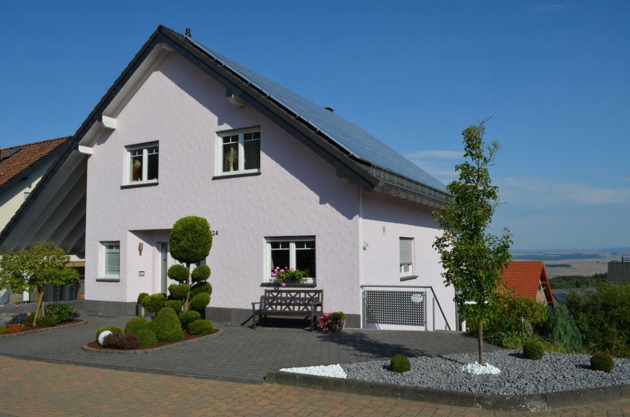 Ferienwohnung Bellerbergblick Ettringen  エクステリア 写真