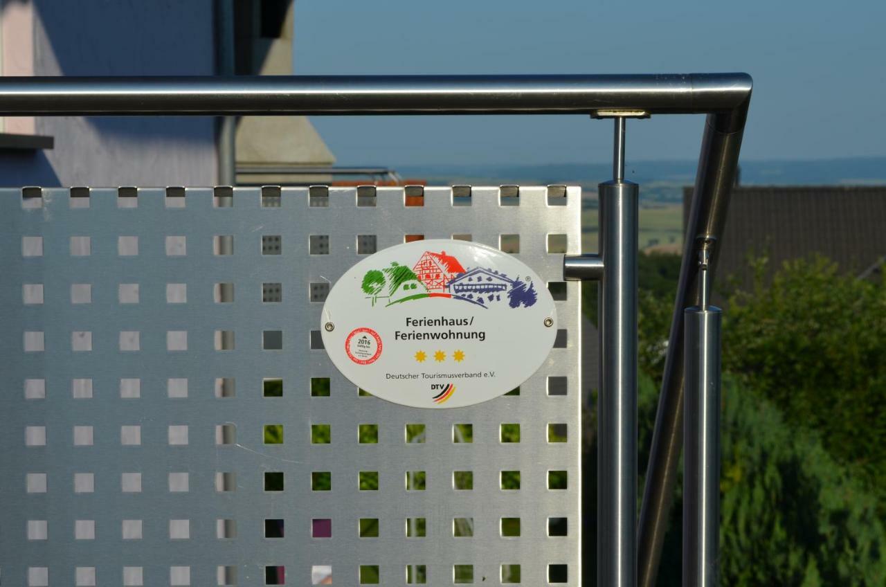 Ferienwohnung Bellerbergblick Ettringen  エクステリア 写真