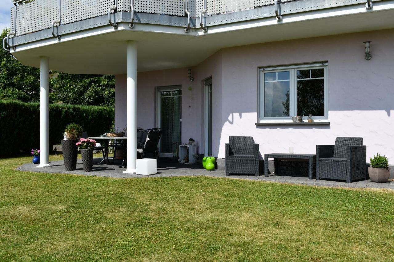 Ferienwohnung Bellerbergblick Ettringen  エクステリア 写真