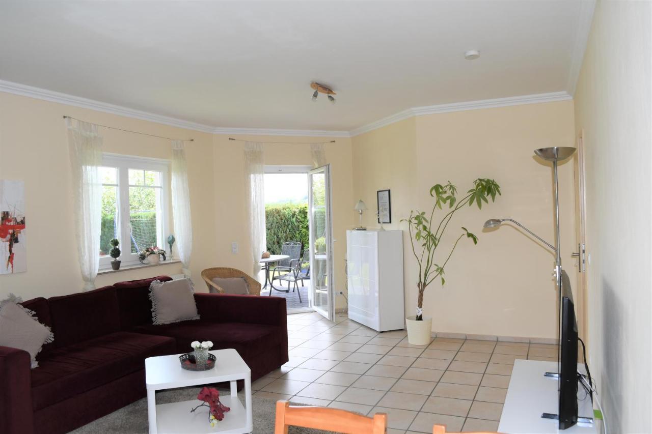 Ferienwohnung Bellerbergblick Ettringen  エクステリア 写真